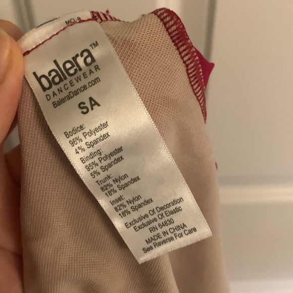 Asymmetrical Leotard With Long Sleeves - Picture 3 of 3